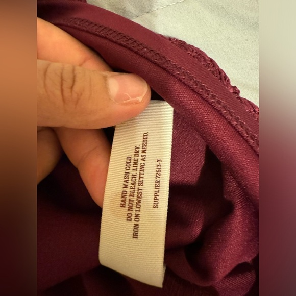 Beautiful Burgundy Lace Sleeveless Top - Picture 6 of 8